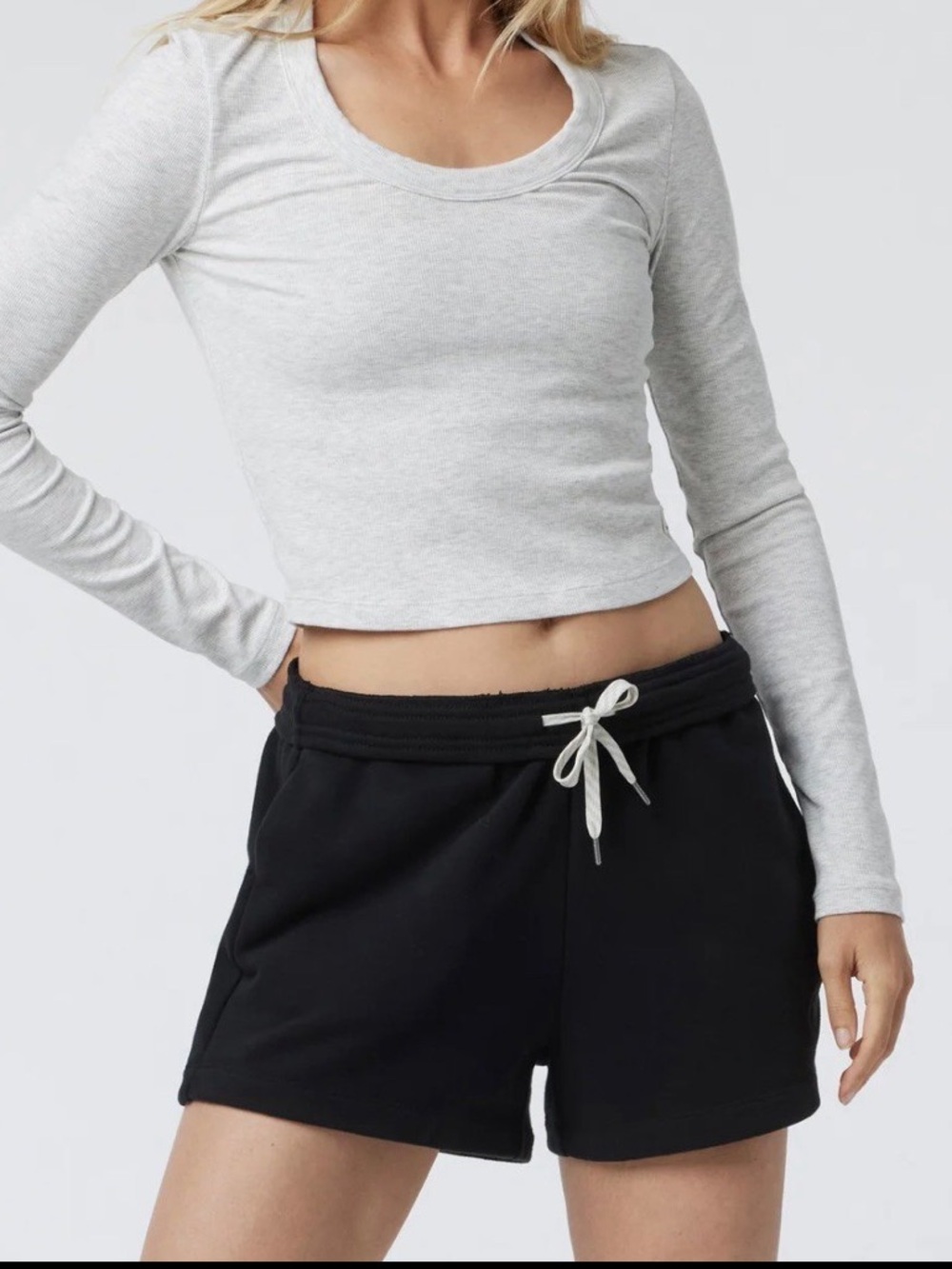 Vuori pose scoop long sleeve tee